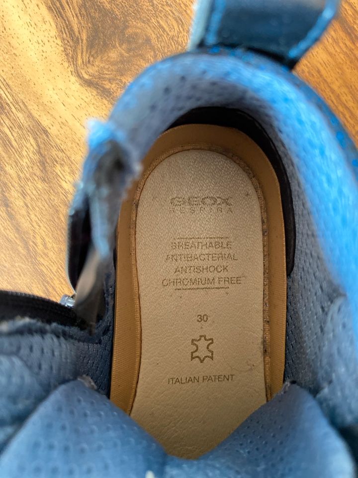 Geox Sneaker blau Glitzer Gr 30 Ungefüttert in Gückingen