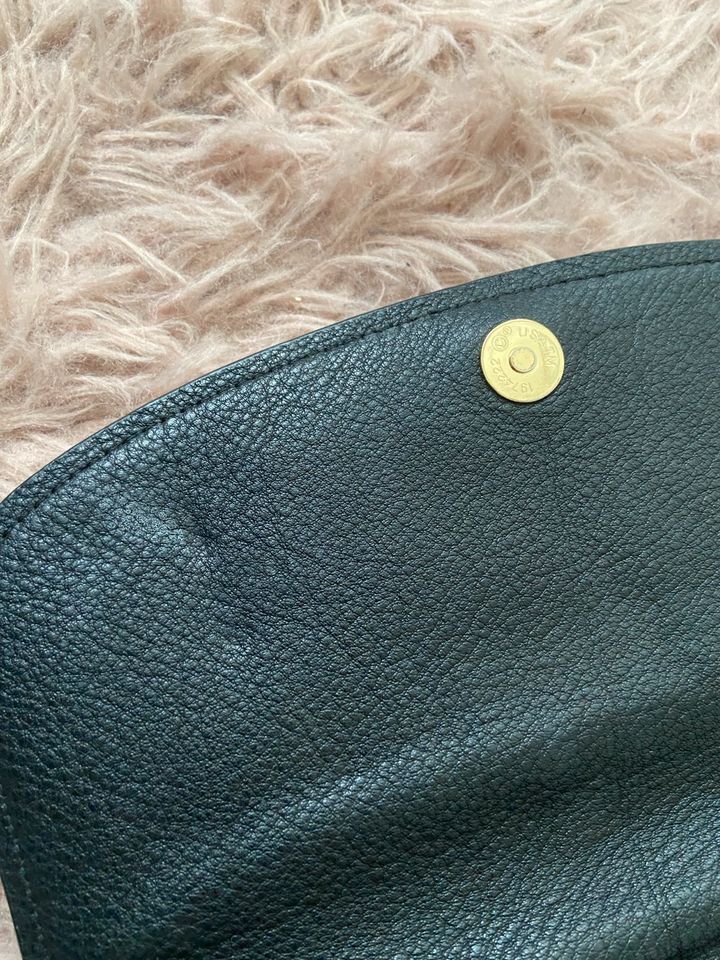 Michael Kors Tasche schwarz und Gold in Dormagen