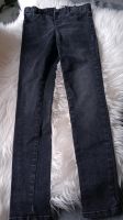 Jeans Gr. 134 schwarz von KIDSONLY top Zustand Hessen - Wehretal Vorschau