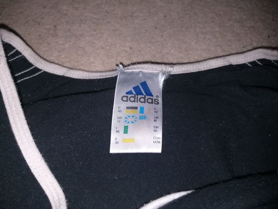 Adidas Sport Top und Hose in Nürnberg (Mittelfr)