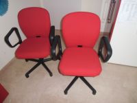 2 Bürostühle rot gepolstert drehbar Empfang dekorativ bequem Sachsen - Naunhof Vorschau