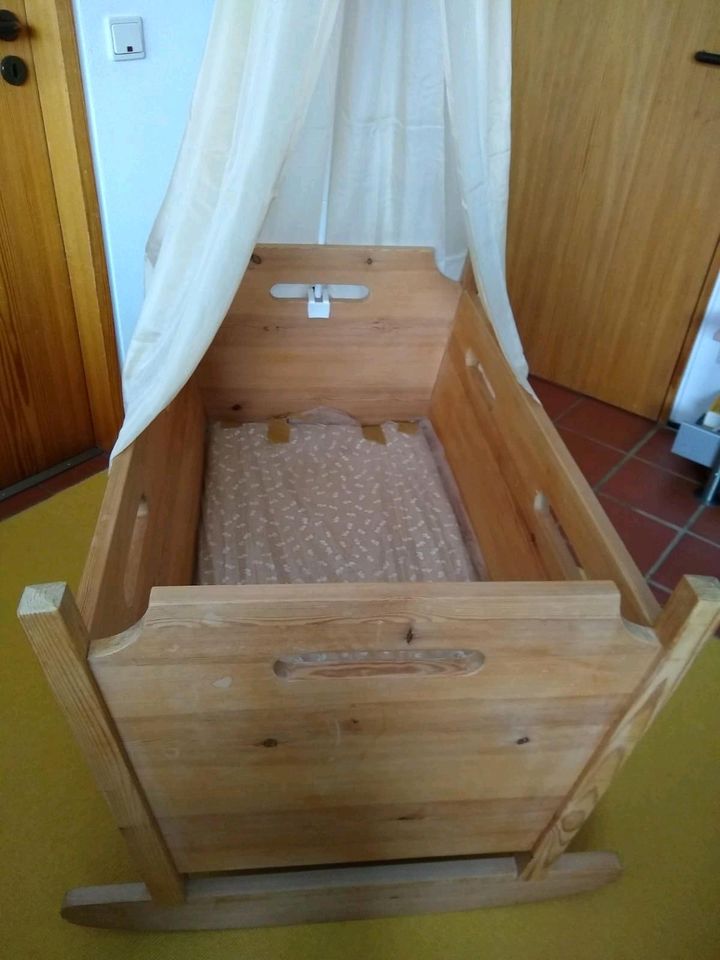 Baby Wiege Kinderbett Holz Massivholz Schreiner in Meßstetten