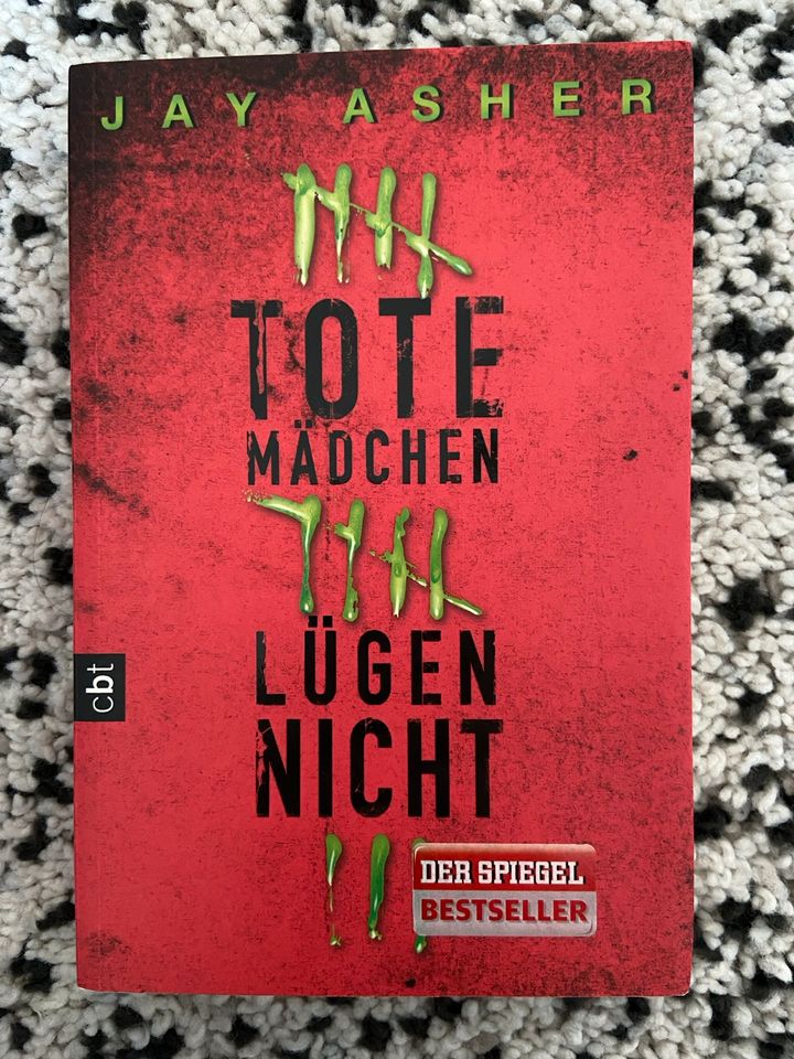 Jugendbuch Tote Mädchen lügen nicht Taschenbuch in Düsseldorf