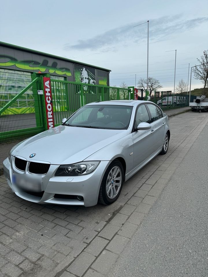 BMW 318i E90 M-Paket/PDC/Schiebedach/Navi/Tempomat in Hamm