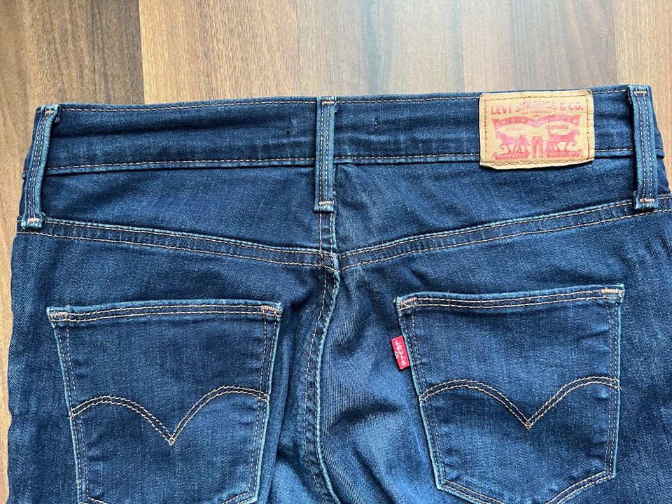 Levi’s Jeans Hose 28W/30L in Frankfurt am Main