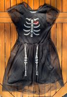 Kleid von H&M mit Skelett für Halloween Gr.146/152 Berlin - Reinickendorf Vorschau