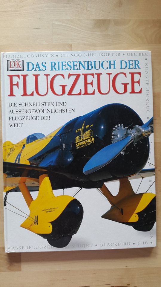 Das Riesenbuch der Flugzeuge (4,00 Euro) in Tönisvorst