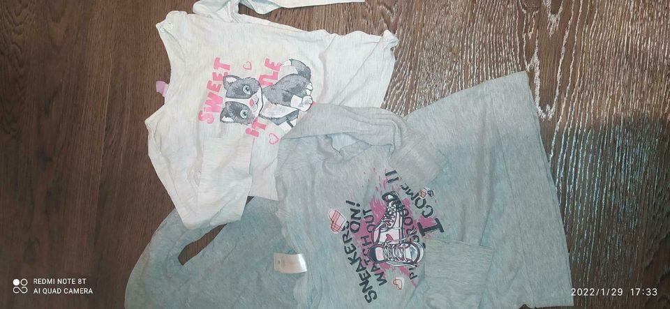 H&M Langarmshirts Shirts Kinderkleidung Gr. 98/104 in Neuenbrook