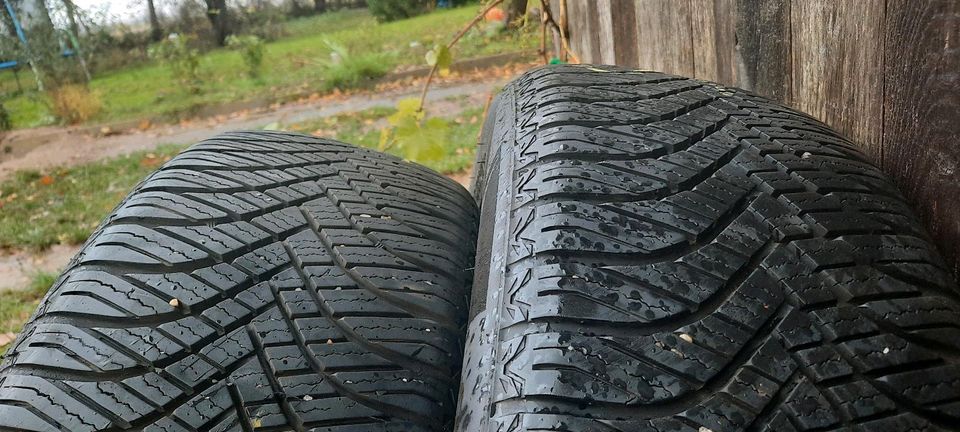 2x Allwetterreifen 215/55R17 98V Goodride DOT3220 5-6,4mm in Pronstorf