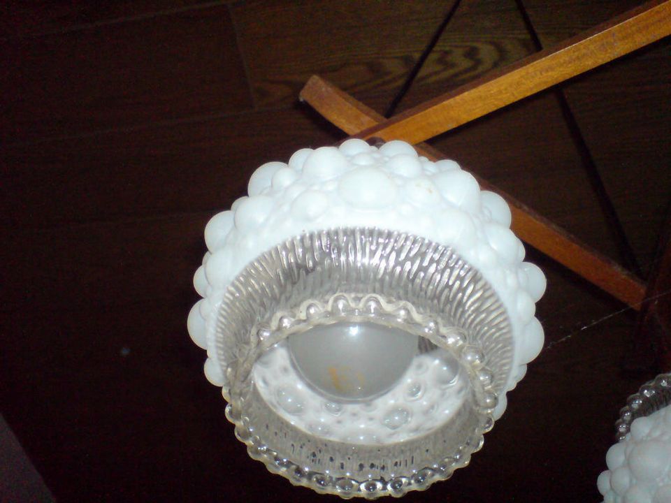 Lampe, mit 3 Glaskuppeln in cooler Milchglas-Optik in Heek