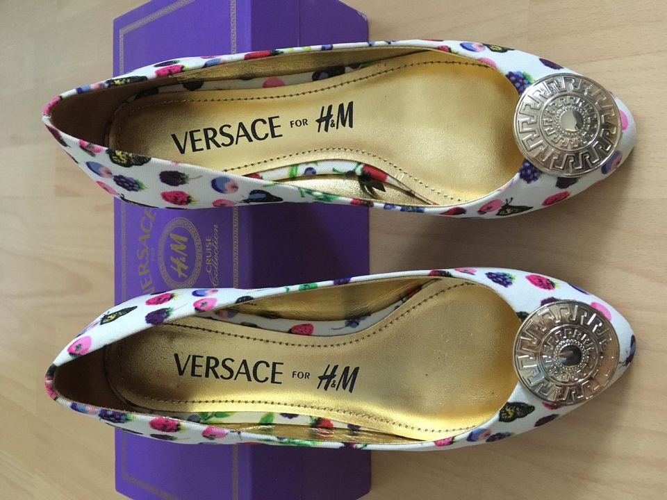 Versace for H&M Cruise Collection Ballerinas, weiß bunt gold in Mietingen