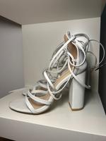 high heels/ weiß Baden-Württemberg - Laichingen Vorschau