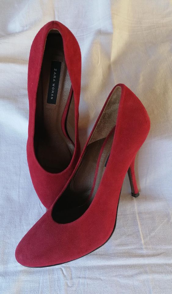 High Heels Zara Woman rot echt Wildleder Pumps 39 in Jübek