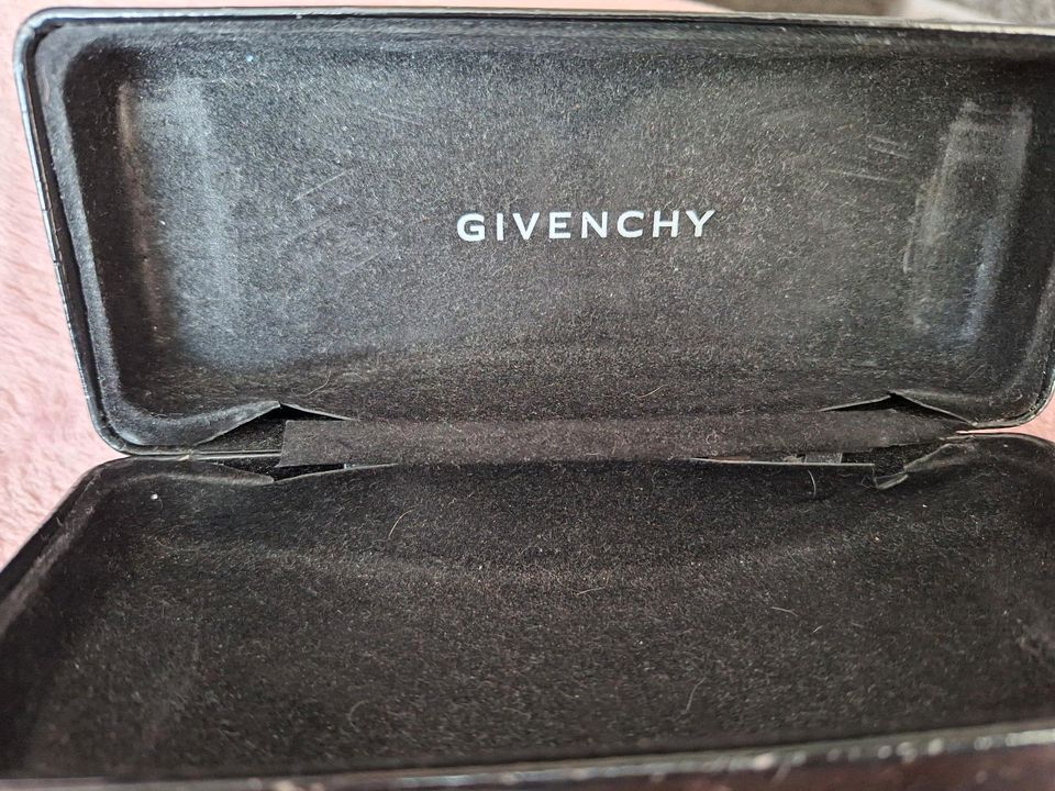 Sonnenbrille (Givenchy) in Hamburg