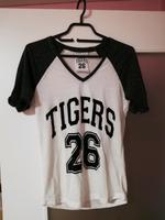 T-Shirt mit Aufschrift Tigers im Baseball look schwarz weiß Bayern - Großostheim Vorschau