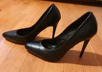 Neuwertige Lizza Shoes Pumps High Heels Klassisch Schwarz Gr.40 Baden-Württemberg - Esslingen Vorschau
