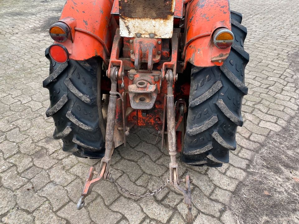 Renault Weinbergschlepper Schmalspurtrecker Traktor Schlepper in Wagenfeld