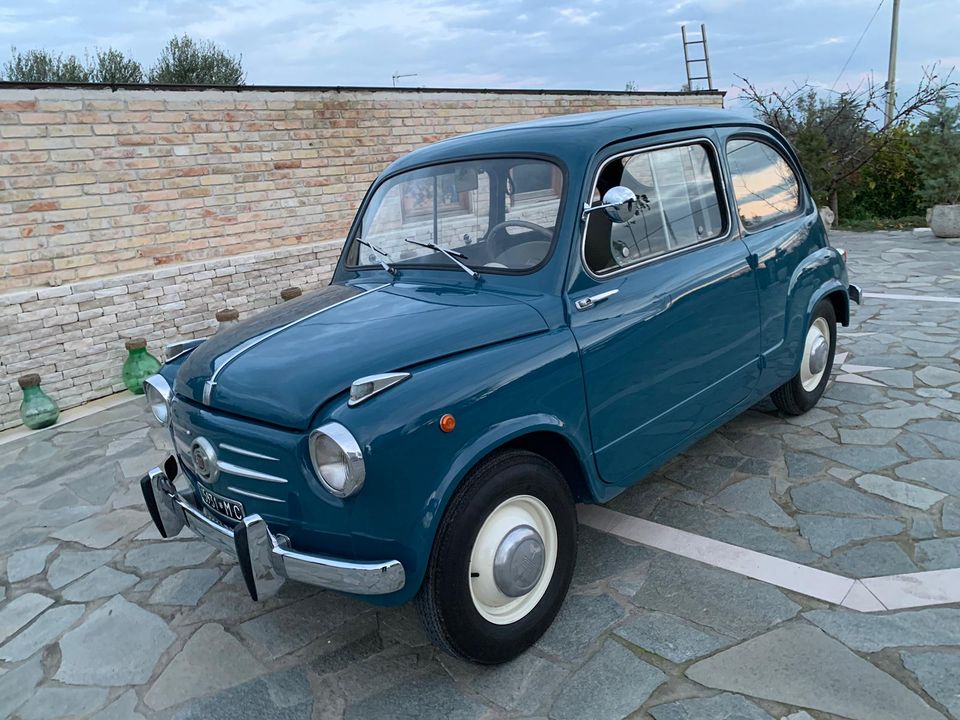 Auto    Oldtimer  Fiat  600 in Dieburg