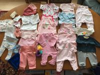 Baby Kleiderpaket Mädchen Gr. 50/56 Nordrhein-Westfalen - Dormagen Vorschau