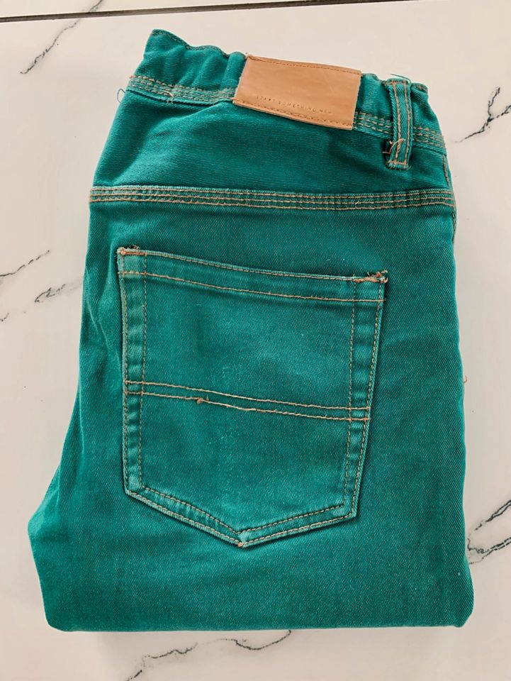 Grüne Jeans Gr. 152 in Alling