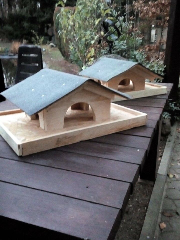 Vogelhaus / Futterhaus mit oder ohne Dreibock in Butzbach