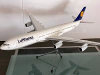 LUFTHANSA Airbus A340 Flugzeugmodell - SPACEMODELS - 1:100 - TOP! Bayern - Oberding Vorschau