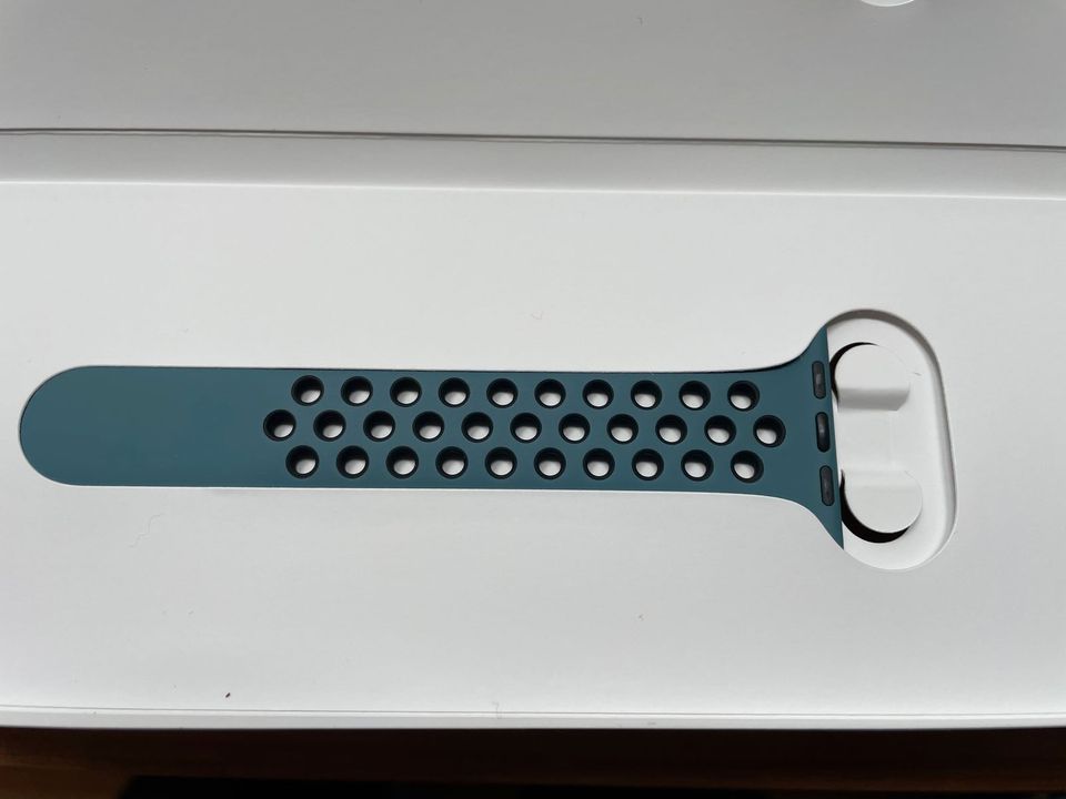 Original Armband für Apple Watch von Nike 40mm / 41mm in Pullach