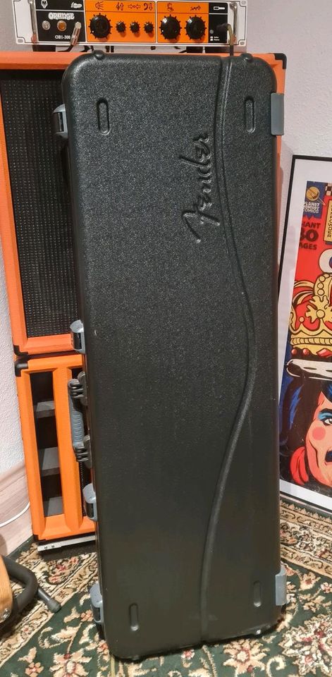 Fender Case / Koffer Precision Bass in Limburgerhof