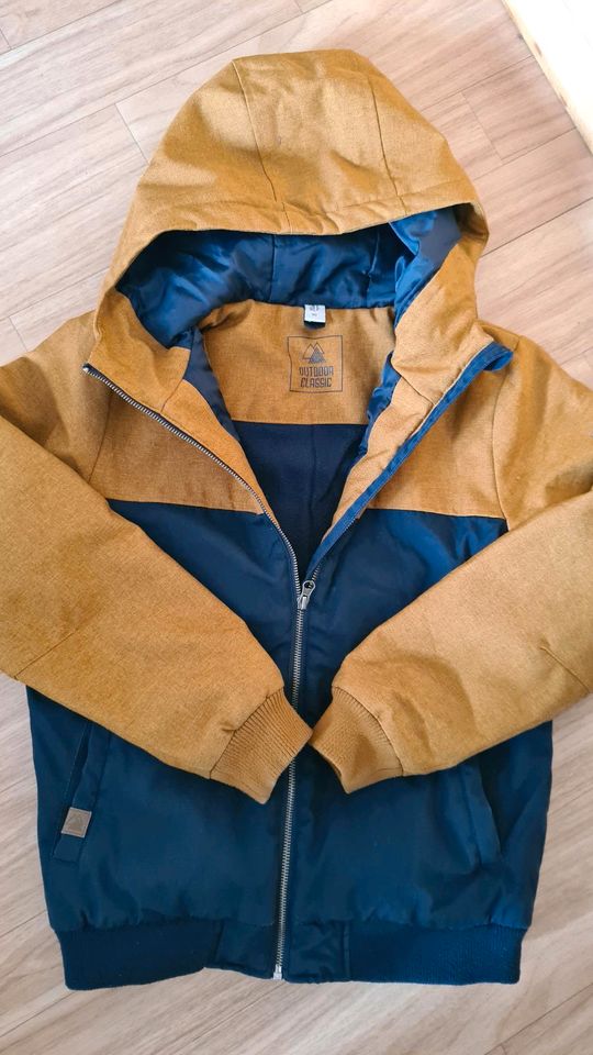 Winterjacke warm von Yigga Gr. 152 in Leipzig