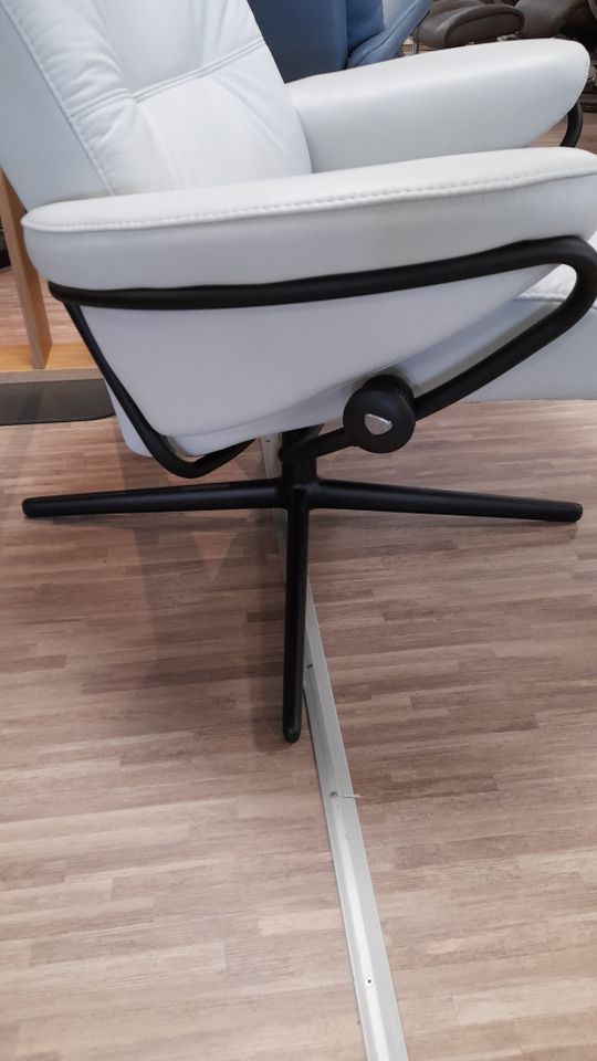 SALE Stressless Sessel mit Hocker Berlin Paloma Misty Grey Cross in Kaiserslautern