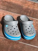 Crocs Gr 37 38 Grau blau Nordrhein-Westfalen - Solingen Vorschau