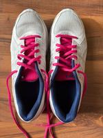 Asics PATRIOT 9 Laufschuhe Größe 39,5 Bayern - Barbing Vorschau