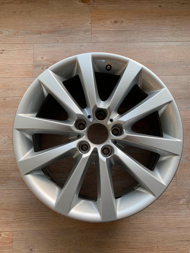 2x original Alufelgen BMW 5er (F10/F11) 18" V-Speiche 238 in Hoppegarten