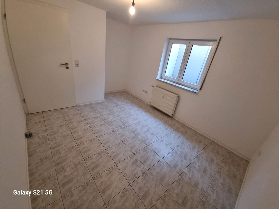 Neu renovierte 3-Zimmer-Kellergeschoss-Wohnung mit PKW-Stellpatz in Griesheim