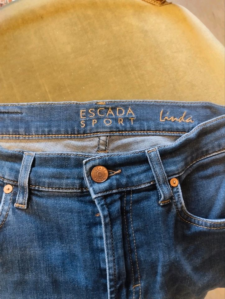 Escada Sport Linda Jeans Gr. 38 in Harrislee