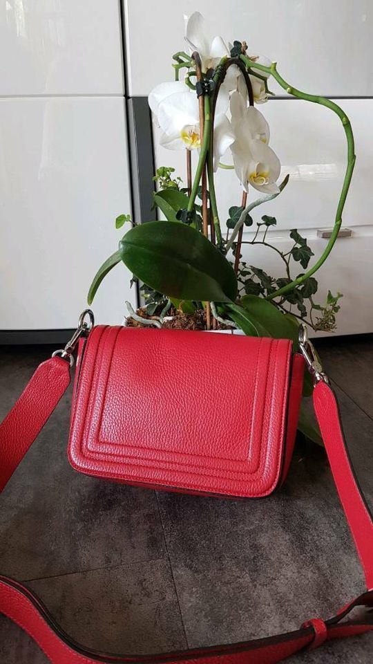 ABRO Tasche Crossbody Umhängetasche Handtasche rot silbe in  Baden-Württemberg - Eberstadt | eBay Kleinanzeigen ist jetzt Kleinanzeigen