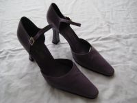 Schöne Leder Pumps mit Riemchen, lila, Gr 38,5 bzw 5 1/2, wie NEU Niedersachsen - Braunschweig Vorschau