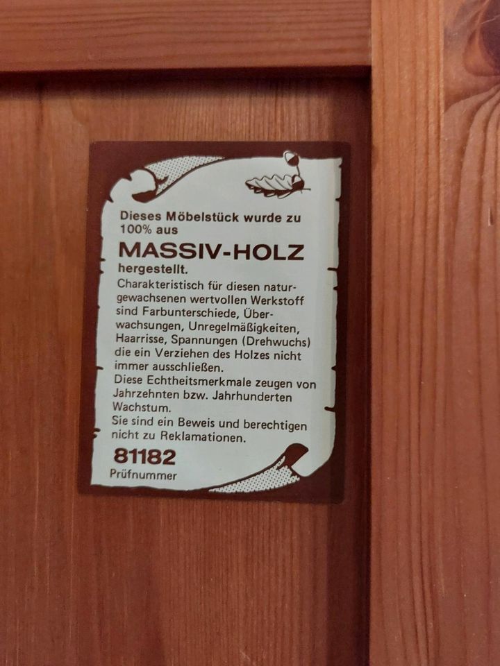 Kommode aus Massivholz in Beelitz