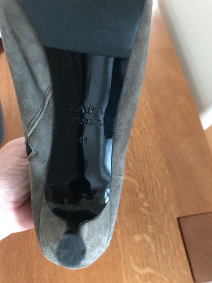 Zara Woman High Heels Ankle Boots Stiefelette Wildleder Neuwertig in Düsseldorf