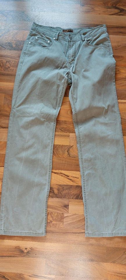 Dünne beige graue Jeans 34/34 in Essenheim