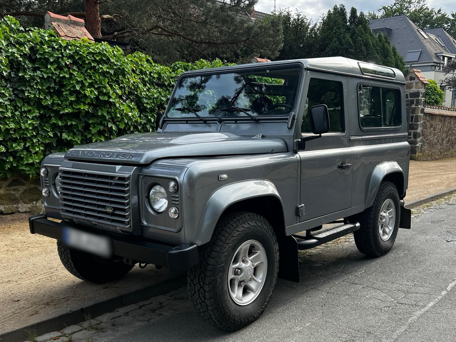 Abbildung des Autos Land Rover Defender 90 T…