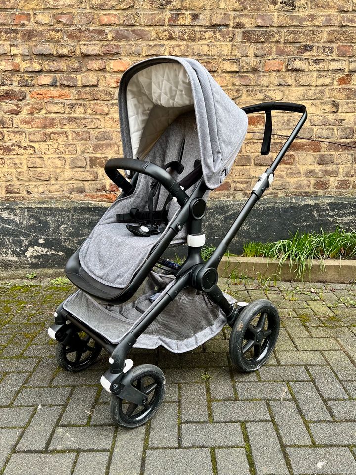 Bugaboo Fox Kombi-Kinderwagen grau / Wickeltasche in Velbert