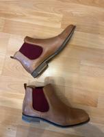 Chelsea Boots in Braun mit burgunderroten Gummieinsatz München - Milbertshofen - Am Hart Vorschau