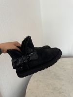 Ugg boots in schwarz mit schleife Baden-Württemberg - Rheinstetten Vorschau