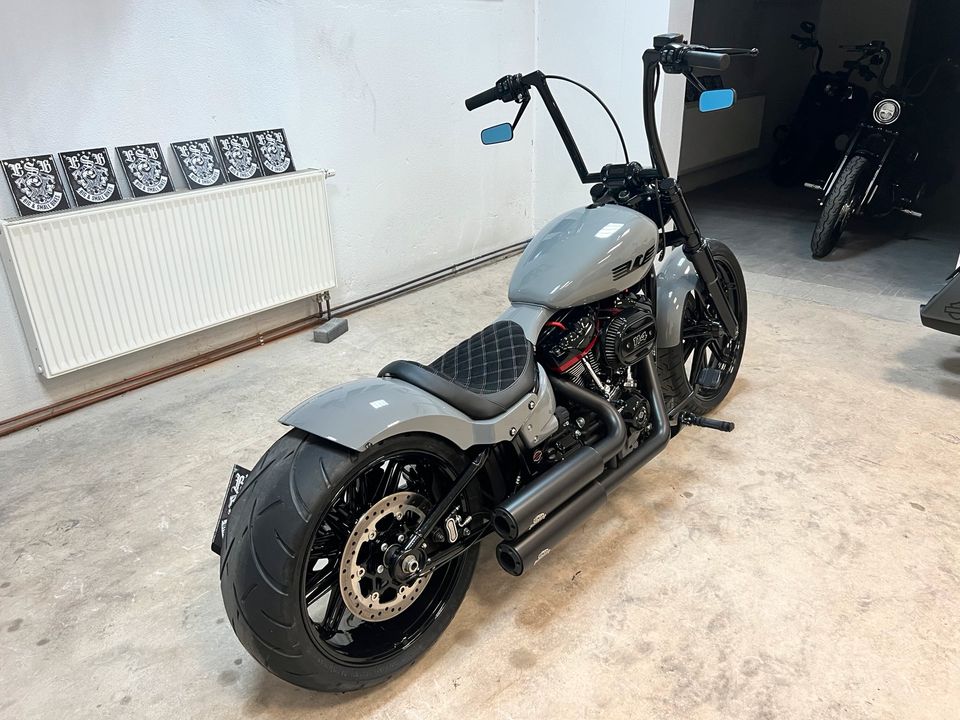 Harley Davidson Breakout 114 Softail Fat Boy Jekill&Hyde Klappe in Spremberg