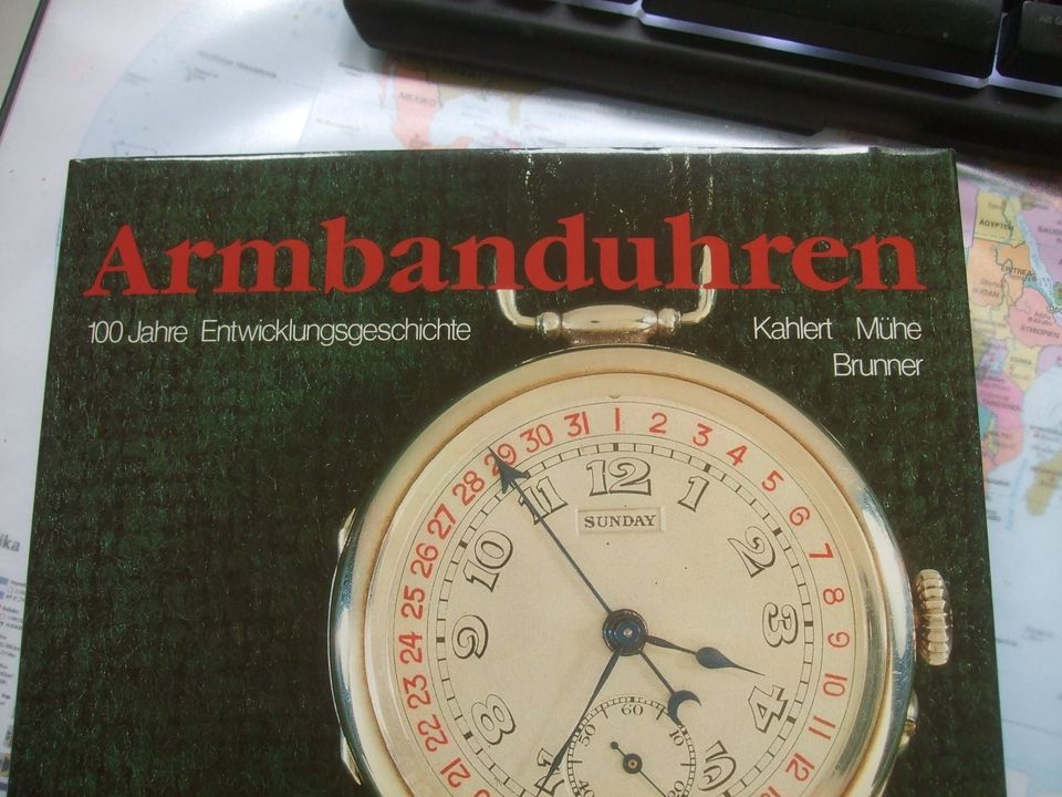 Buch * ARMBANDUHREN * 100 Jahre Entwicklungsgeschichte * 1986 * in Hamburg