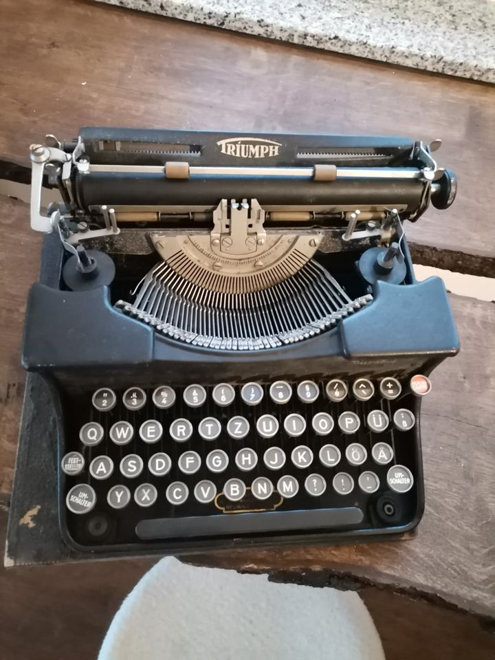 Schreibmaschine, Triumph, typewriter, Antike in Stuttgart