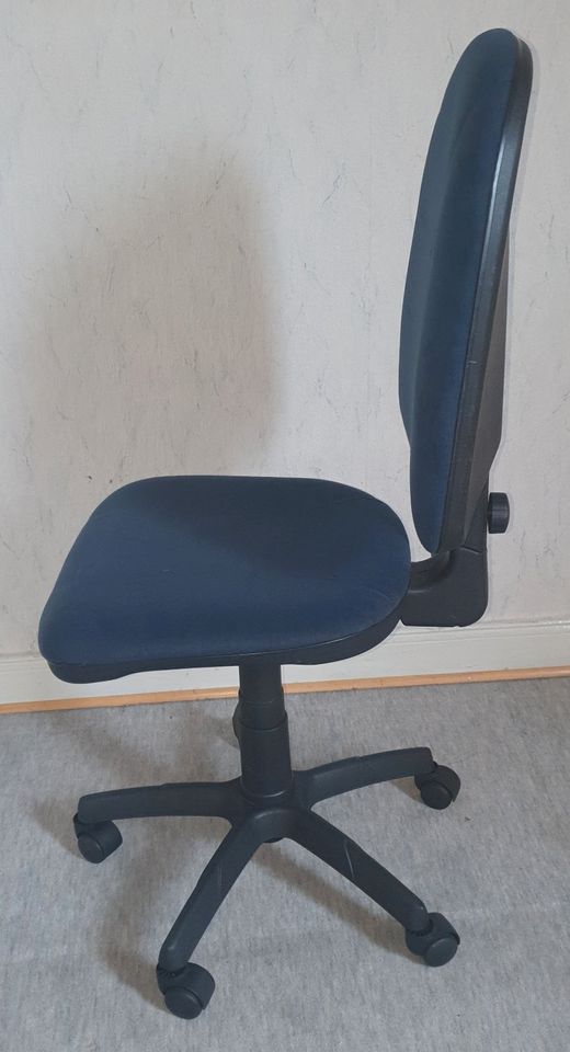 Bürostuhl mit 5 Sicherheitsrollen in blau, Schreibtisch-Stuhl in Bebra