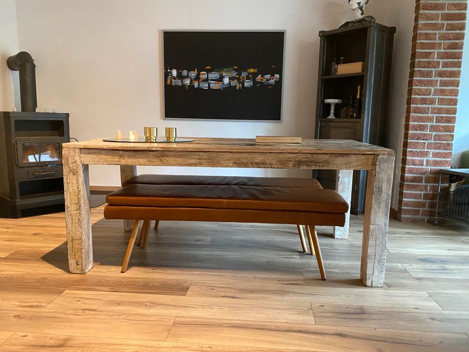 Holztisch mit 2 Sitzbänken in Krefeld