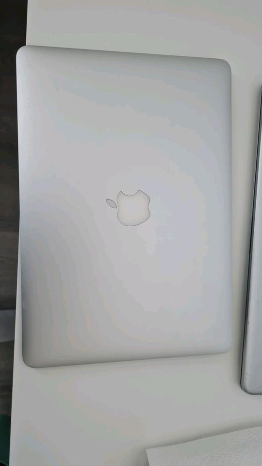 Apple MacBook Air (13", Anfang 2015) in Nagold